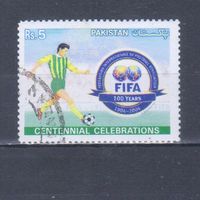 [1401] Пакистан 2004. Спорт.Футбол.100 лет ФИФА. Гашеная марка. 2