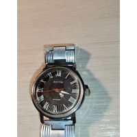 Механические часы "Восток", времён СССР, не заводятся, маятник целый.