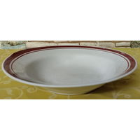 Тарелка для горячего. Грузинская фарфоровая фабрика - Красный фарфорист (Грузинская фарфоровая фабрика), 1962-1971 гг