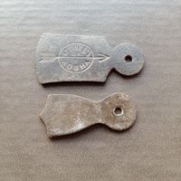 Накладка, шторка на замок. Задвижка на замочную скважину 2 шт царизм, одна с клеймом