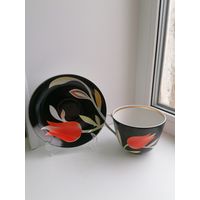 Чайная пара Гигант Красный тюльпан на черном крытье, Дулево