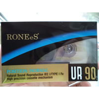 Аудиокассета RONEeS UR 90 тип 1. Нечастая. Комбинированный корпус, на винтах.