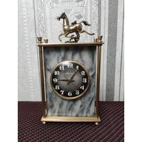 Часы настольные (кабинетные, каминные) механические Молния на камне мрамор. СССР 80-е гг.
