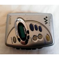 Стереокассетный плеер Sony Walkman WM-FX277 с цифровым AM/FM-тюнером.