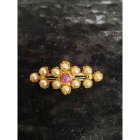 Брошь СССР со вставками под жемчуг позолота