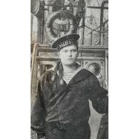 С 1 РУБЛЯ !  ФОТО ОТКРЫТКА МОТРОС БЕСКОЗЫРКА БАЛТИЙСКИЙ ФЛОТ РОССИЯ ИМПЕРИЯ ФОРМА РЕМЕНЬ ПОГОНЫ ФУРАЖКА  г.КАЛУГА 1912 год