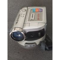 Видеокамера Canon модель DV 070 .