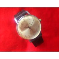 Часы  ЛУЧ 2209 SLIM КОСТЮМНЫЕ из СССР 1970-х