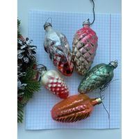 Лот елочных игрушек.