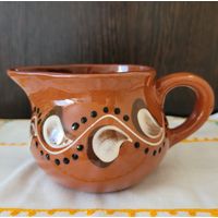 Сливочник/кувшинчик, глазурованная керамика с ручной росписью.