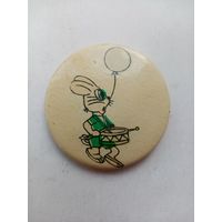 ЗНАЧОК ЗАЕЦ НУ-ПОГОДИ !!! (МЕТАЛЛ)