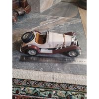 Ретро авто Мерседес.