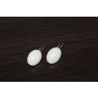 Пластиковые серьги.