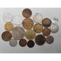 Монеты разные.