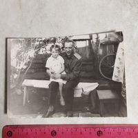 Фотография. История СССР в лицах. Подполковник ВВС СССР с дочерью. Быт, вне службы. 1950-60 е года.