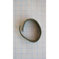 Косное кольцо, далекий предок современных резинок. Бронза.