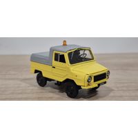 ЛУАЗ-2403. Тягач контейнерных тележек. Автомобиль на службе