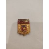 Памятный знак с Национального конгресса бакалейщиков в Лионе в 1963 году. Герб Лиона