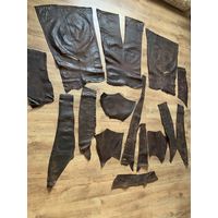 Отличнейшего качества  основные части от немецкого кожаного плаща-привезён лётчиком  из поверженной германии ,хранился всё это время на чердаке!