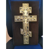Крест напрестольный с эмалями.