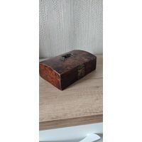 Шкатулка антикварная старинная.