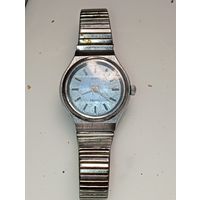 Часы кварцевые ЗАРЯ  СССР . С рубля