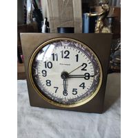 Винтажный будильник механический Янтарь. СССР. В работу мастеру. С 1 рубля.