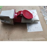 Промышленная розетка с вилкой