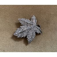 Брошь Кленовый лист Паве из страз Германия винтаж