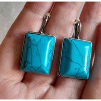 Крупные, красивые серьги. Камень.