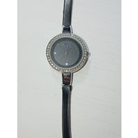 Часы кварцевые GUCCI . С рубля .