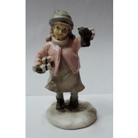 Статуэтка "Девочка" 70-е годы Европа. Высота 10.5 см. Полистоун.