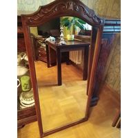 Зеркало  в деревянной раме не использовалось красивое