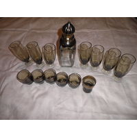 Стекло из СССР,Штоф и бокалы-7 шт.,рюмки 6 шт.С рубля.