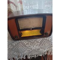 Антикварная Балтика 52.С приставкой для пластинок.