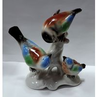 Статуэтка фарфоровая "Птицы" 70-е годы Германия. Высота 15 см. Целая, без реставрации.