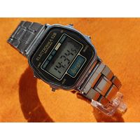 Электронные часы. Электроника 52Б, экспортный вариант (Electronika 52B), 5 мелодий (в том числе, Малинка и Подмосковные вечера), браслет в качестве бонуса. Редкие. Торг есть.