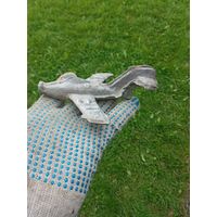 Игрушка самолет.