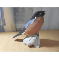 Фарфоровая статуэтка. Снегирь. Копенгаген.