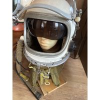 ГШ-6 советских пилотов истребительной авиации в комплекте с тканевой защитой  шеи .Полностью рабочий.