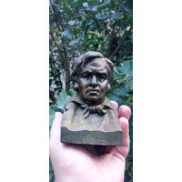РЕДКАЯ СТАТУЭТКА БЮСТ КРЫЛОВ СМ ОПИСАНИЕ    Распродажа Коллекции !!! . Экспресс  Аукцион НЕ с рубля без МПЦ и прочего 3 ДНЯ  .Много лотов в продаже .