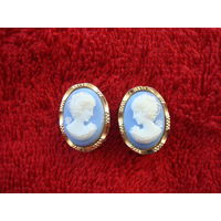 Винтажные клипсы "Камея" в идеальном состоянии.