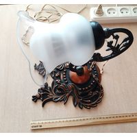 Настенный светильник.