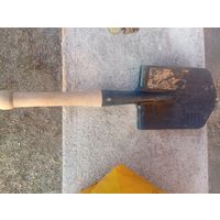 Лопатка саперная.