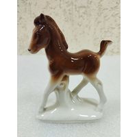 Статуэтка фарфорова Жеребёнок