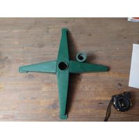 Подставка для ёлки, диаметр 43 см, диаметры вставки 3.5см и 1.5см.