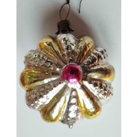 Елочная игрушка СССР. Стеклянный Медальон или Цветок с выпуклым рельефом.