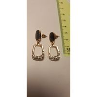 Серьги с камушками