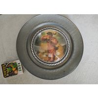 Оловянная настенная тарелка