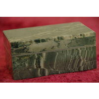 Шкатулка , натуральный камень ( 5,5 см х 9 см , высота 4,5 см )